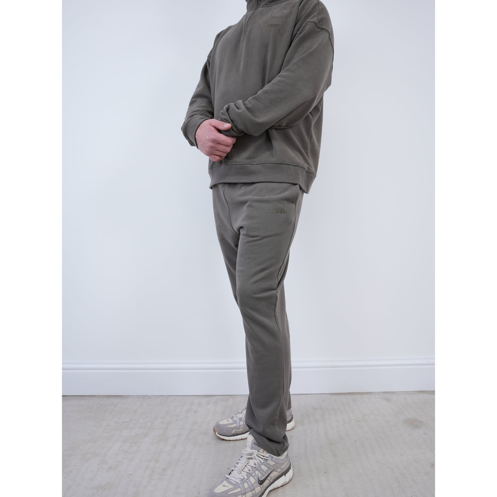 Men’s Straight Leg Jogger Khaki Brown